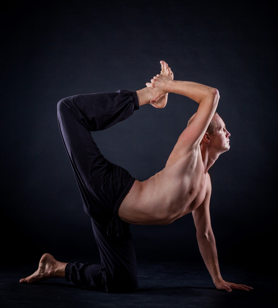 Yoga man - 写真・画像