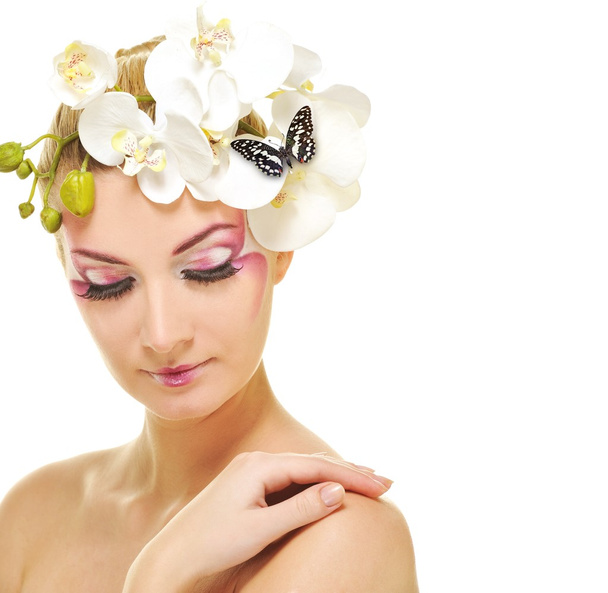 Hermosa mujer con maquillaje creativo y mariposa
 - Foto, Imagen