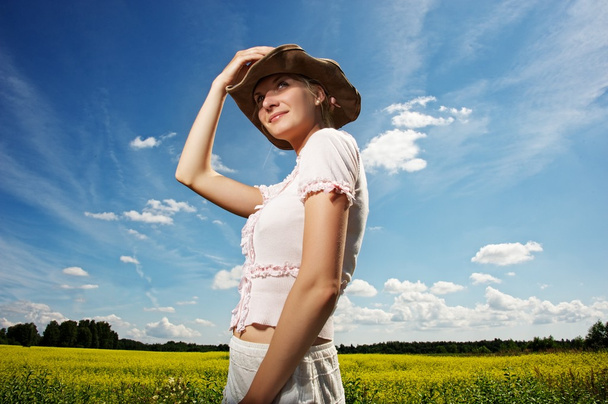 Mulher bonita em chapéu de cowboy
 - Foto, Imagem