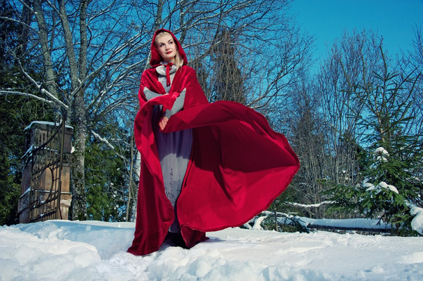 Belle capuche rouge
 - Photo, image