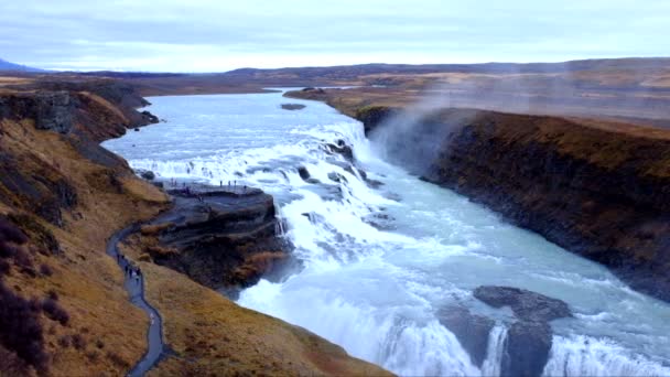 Gullfoss vodopád na Islandu - Záběry, video