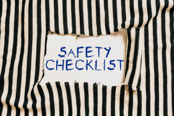 Texto mostrando inspiração Safety Checklist, Business idea list of items you need to verify, check or inspect - Foto, Imagem
