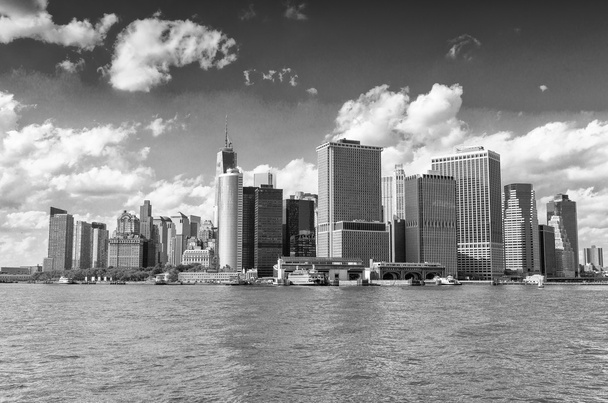 Lower Manhattan op een mooie dag - Foto, afbeelding