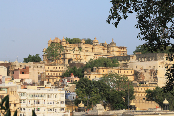 Palacio de la ciudad Udaipur Rajastán India
 - Foto, imagen
