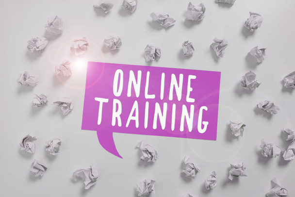 Текст, показывающий вдохновение Online Training, Word Written on certain skill is only taught and attainable on the Internet - Фото, изображение