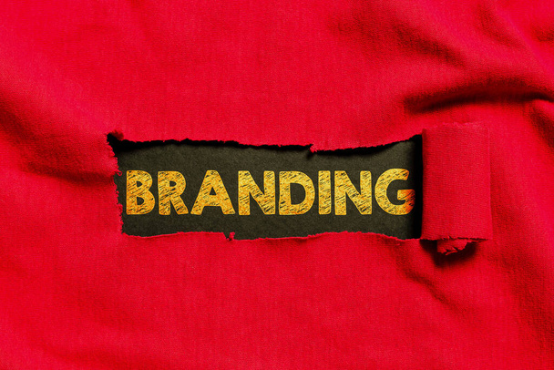 Testo ispiratore Branding, Business approach promozione del prodotto attraverso la pubblicità e il design distintivo - Foto, immagini
