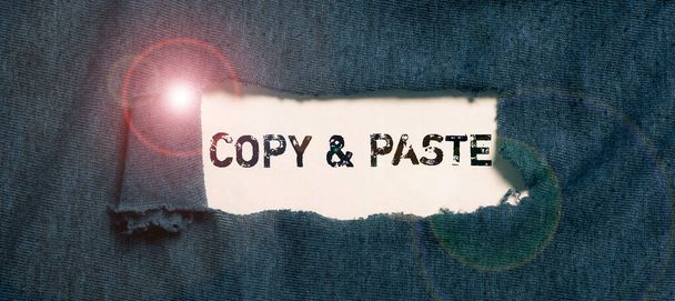 Szöveges felirat, amely bemutatja a Copy Paste, Üzleti ötlet egy eredeti mű utánzata, átirata vagy reprodukciója - Fotó, kép