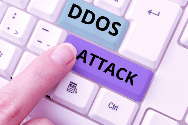 Écriture d'afficher du texte Ddos Attack, Vue d'ensemble de l'entreprise perturbé l'accès au serveur normal causé par un système malveillant - Photo, image