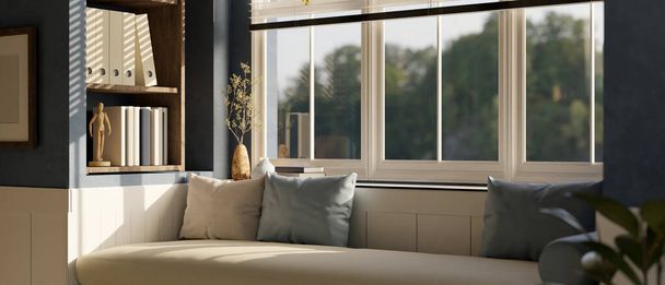 現代的で快適な窓の座席や窓のベンチは、快適な枕で窓や青い壁に対して。リビングルームのインテリアデザインのコンセプト。3Dレンダリング、 3Dイラスト - 写真・画像