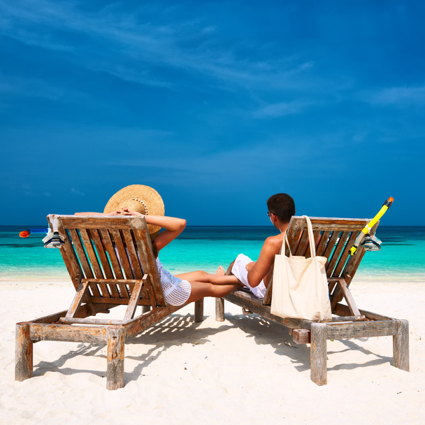para na plaży w Malediwy - Zdjęcie, obraz