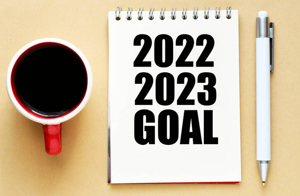 2022 2023 OBJETIVOS en un cuaderno de oficina. - Foto, imagen