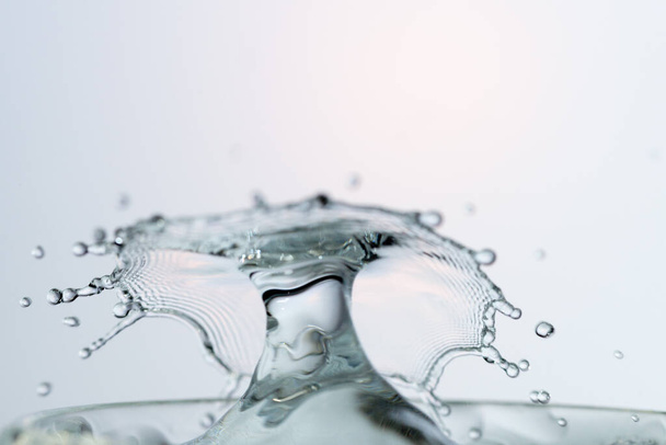 Water Drop with Ripples on water surface - Valokuva, kuva