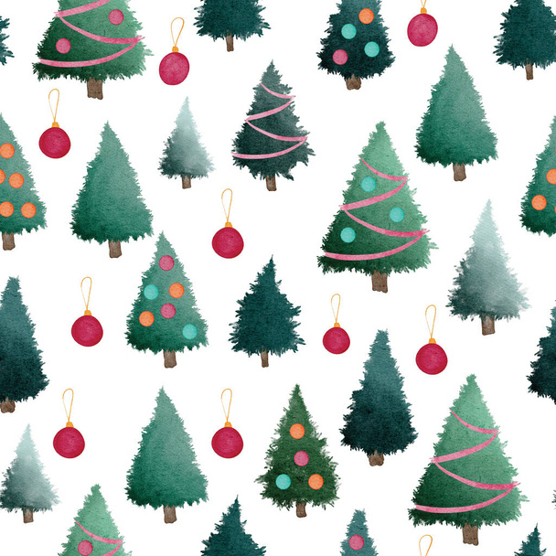 Kırmızı süs eşyalarıyla yeşil Noel ağaçları beyaz arka planda pürüzsüz desenli tasarım çizimi - Fotoğraf, Görsel