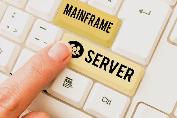 Tekst bijschrift presenteren Mainframe Server, Business overzicht ontworpen voor het verwerken van grote hoeveelheden informatie - Foto, afbeelding