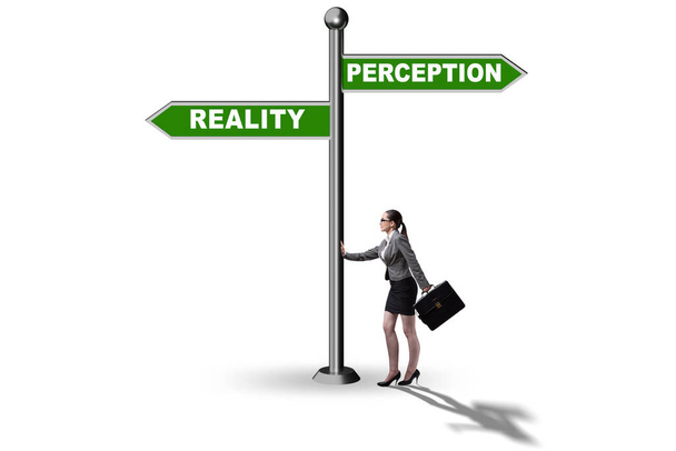 Concepto de elegir la percepción o la realidad - Foto, imagen
