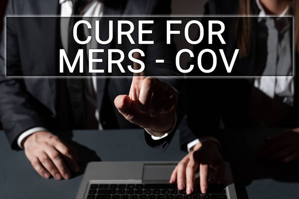 Cura concettuale didascalia per Mers Cov, Business individui concetto ricevono cure mediche per alleviare la malattia - Foto, immagini