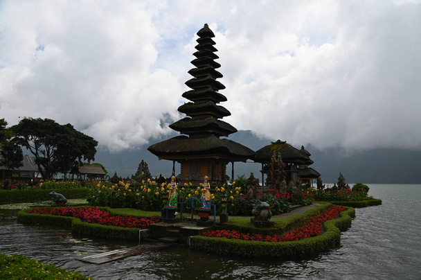 Bali, Endonezya - 11 Kasım 2022: Bali 'nin Turistik Çekim ve Yerleşkeleri - Fotoğraf, Görsel
