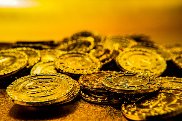 Afbeelding van grote hoeveelheden gouden munten. Schietplaats: Yokohama-stad kanagawa prefectuur - Foto, afbeelding