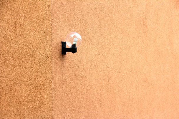 pared de la casa con lámpara de luz - Foto, imagen