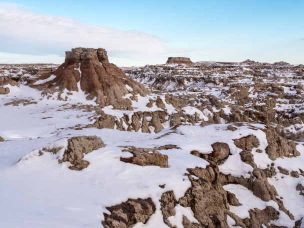 Butte w Badlands w zimie - Zdjęcie, obraz