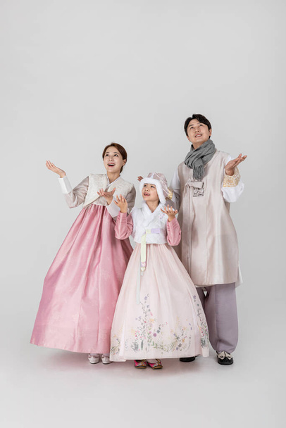 Studio shot of korean family in traditional Hanbok - Фото, зображення