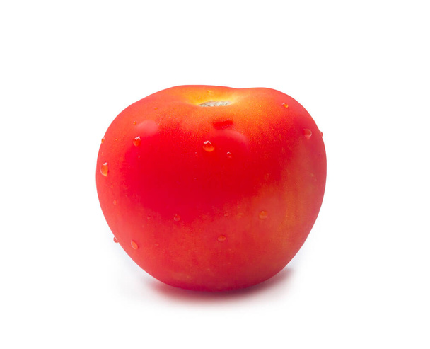 Jedno čerstvé zralý červené rajče je izolován na bílém pozadí s výstřižkem cesta. - Fotografie, Obrázek