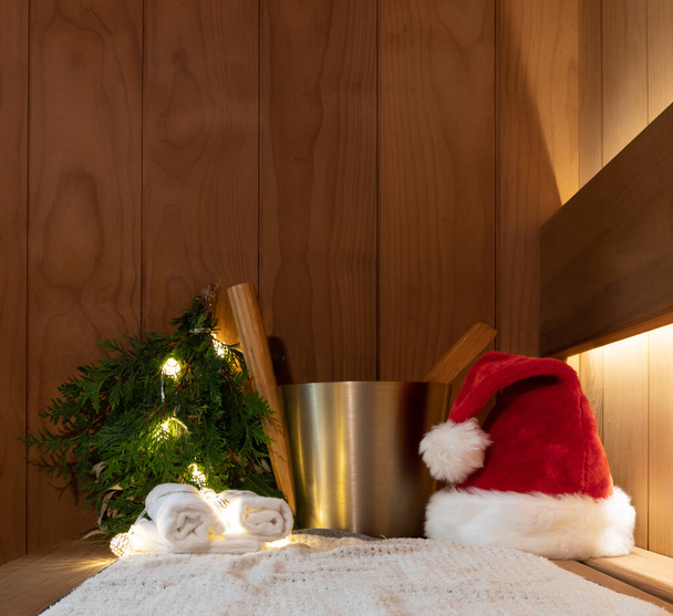 Sauna aksesuarları buhar odasında. Noel ve yeni yıl, tatil titreşimleri. Boşluğu kopyala - Fotoğraf, Görsel