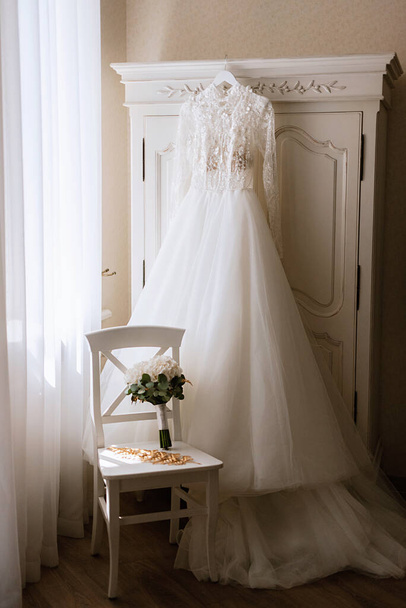 perfektes Hochzeitskleid am Hochzeitstag - Foto, Bild