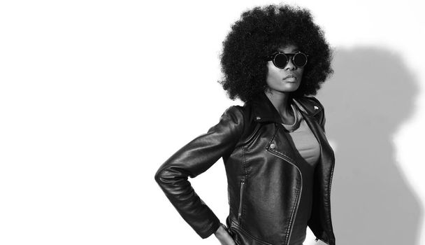 Black and white pictures of fashion model with afro hairstyle. - Fotografie, Obrázek