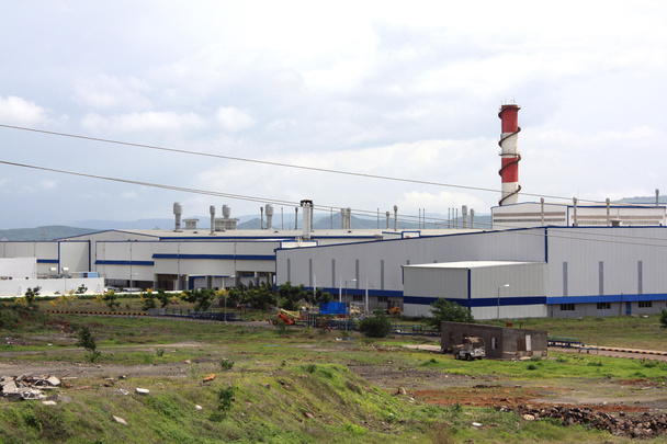 τεράστιο εργοστάσιο - Φωτογραφία, εικόνα