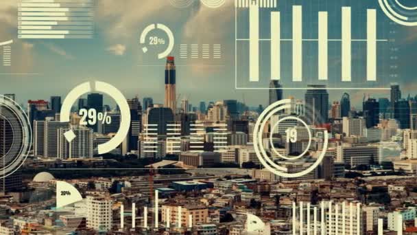 Επιχειρηματικά δεδομένα αναλυτική διεπαφή πετούν πάνω από έξυπνη πόλη δείχνει μεταβολή μέλλον της επιχειρηματικής νοημοσύνης. Λογισμικό υπολογιστών και τεχνητή νοημοσύνη χρησιμοποιούνται για την ανάλυση μεγάλων δεδομένων για στρατηγικό σχέδιο . - Πλάνα, βίντεο