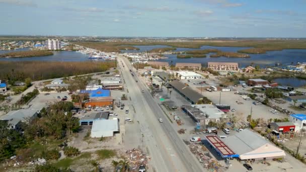 San Carlos Boulevard Ft Myers bedrijven stilgelegd van orkaan Ian stormvloed en overstromingen - Video