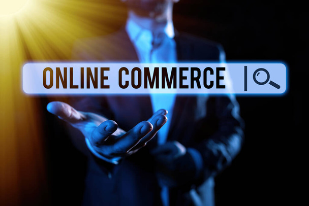 El yazısı metin Çevrimiçi Ticaret, İnternet Ürünlerin çevrimiçi hizmetlerde satın alma veya satma etkinliği - Fotoğraf, Görsel