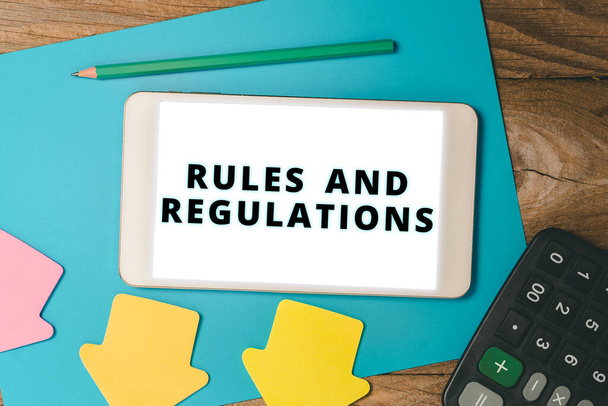 Szöveges szabályok és rendeletek megjelenítése, Üzleti áttekintés útmutató a tranzakció megkötésekor - Fotó, kép