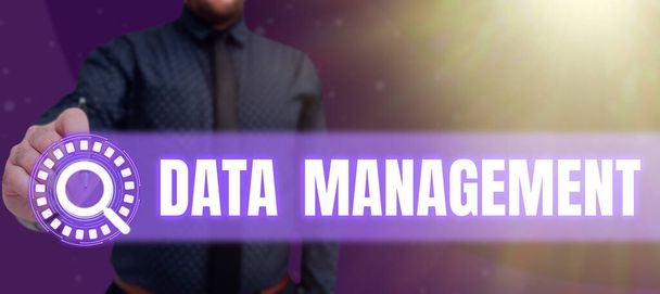 Konzeptionelles Datenmanagement, Business Overview Disziplinen im Zusammenhang mit der Verwaltung von Daten als wertvolle Ressource - Foto, Bild