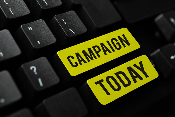 Scrivere visualizzando testo Campagna, Internet Concept organizzato corso d'azione per promuovere e vendere il servizio di prodotto - Foto, immagini