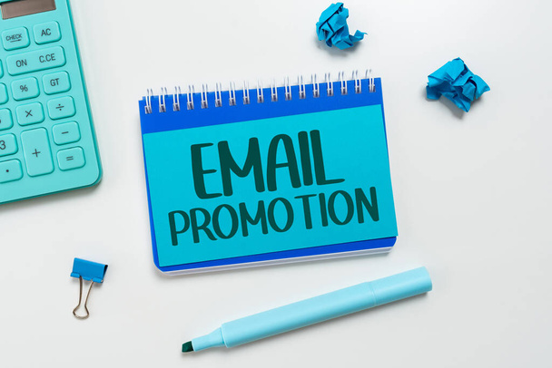 Señal que muestra la promoción de correo electrónico, Palabra para difusión comercial que ofrece incentivos para impulsar las ventas - Foto, imagen