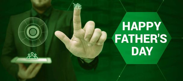 Tüm dünyadaki babaları kutlamak için yılın bu zamanında yazılmış "Mutlu Babalar Günü" yazılı mesaj. - Fotoğraf, Görsel
