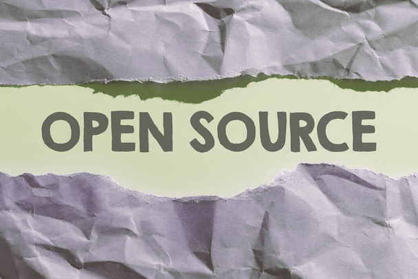 Schreiben von Text Open Source, Internet-Konzept, das Software bezeichnet, deren ursprünglicher Quellcode frei verfügbar ist - Foto, Bild