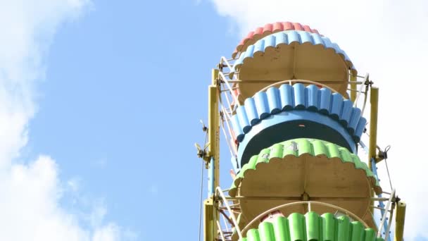 Ferris wiel, vergelijkbaar met de stad Pripyat, Tsjernobyl. 4K UHD-videobeelden 3840X2160. - Video