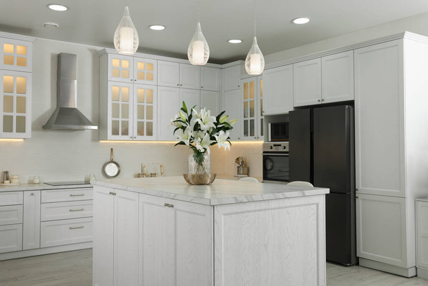 Luxury kitchen interior with new stylish furniture - Foto, Imagen
