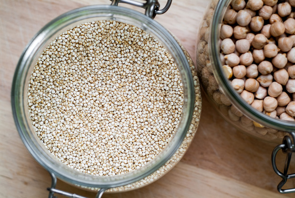 Quinoa és csicseriborsó - Fotó, kép