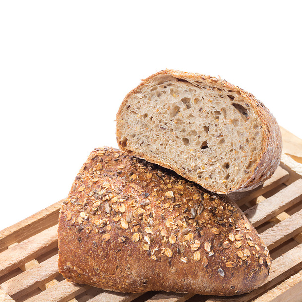 Celozrnný chléb snížit na polovinu - Fotografie, Obrázek