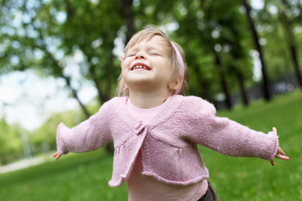 Portrait of a little girl outdoors - Zdjęcie, obraz