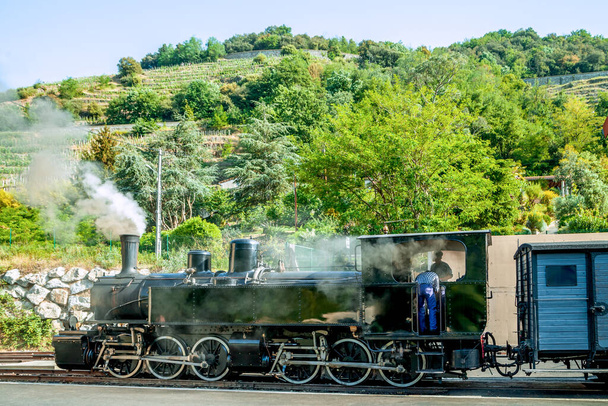 Pociąg de l 'Ardche, pociąg muzealny, dolina Rhone  - Zdjęcie, obraz