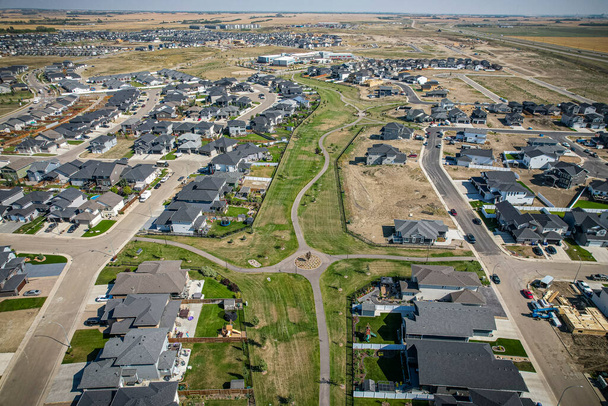 Légi kilátás Rosewood, amely elsősorban lakóövezet építés alatt álló délkelet Saskatoon, Saskatchewan, Kanada - Fotó, kép