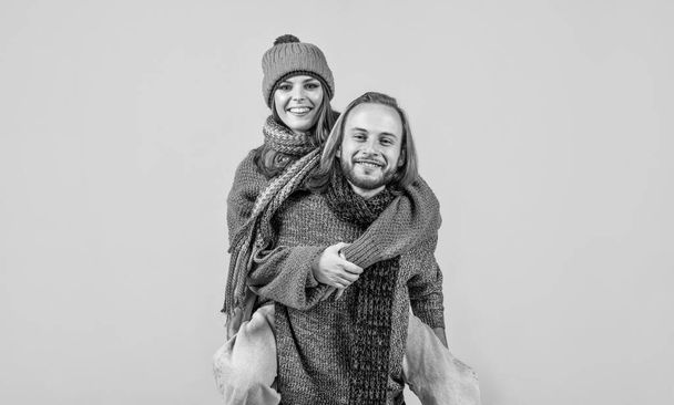 he is my couple. cheerful couple in love. romantic relations of man and woman in winter. love can warm us. new year holiday and vacation. cozy and comfortable. knitwear fashion for all family. - Fotoğraf, Görsel