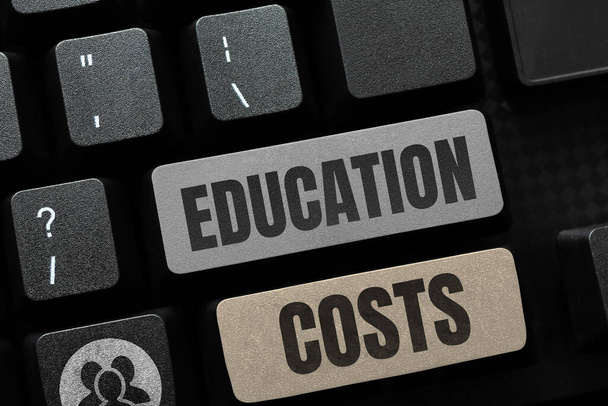 Рукописний знак Освіта витрати, бізнес-концепція суми, сплачені за навчання та інші пов'язані з ними витрати
 - Фото, зображення