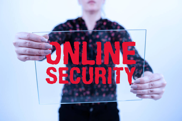 Écriture d'afficher du texte Sécurité en ligne, Business idea act of ensure the security of transactions done online - Photo, image