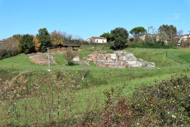 Mirabella Eclano, Campanie, Italie 23 novembre 2022 : Ruines de l'ancienne ville romaine d'Aeclanum datant du IIIe siècle avant JC. - Photo, image